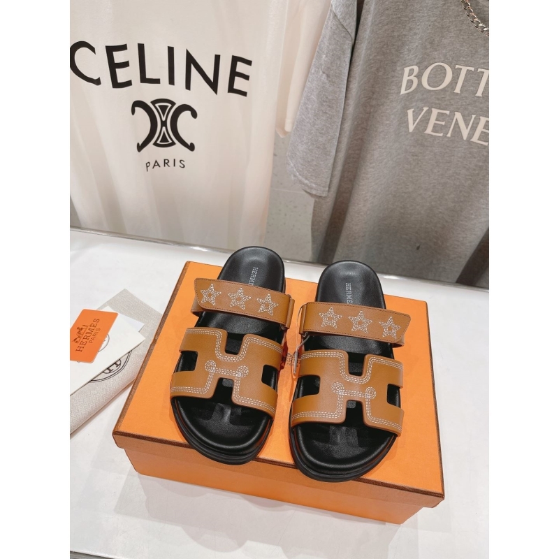 H**mes slippers
